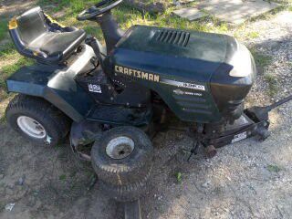Tractor. Le falta la yabe