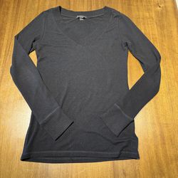Black v neck sweater