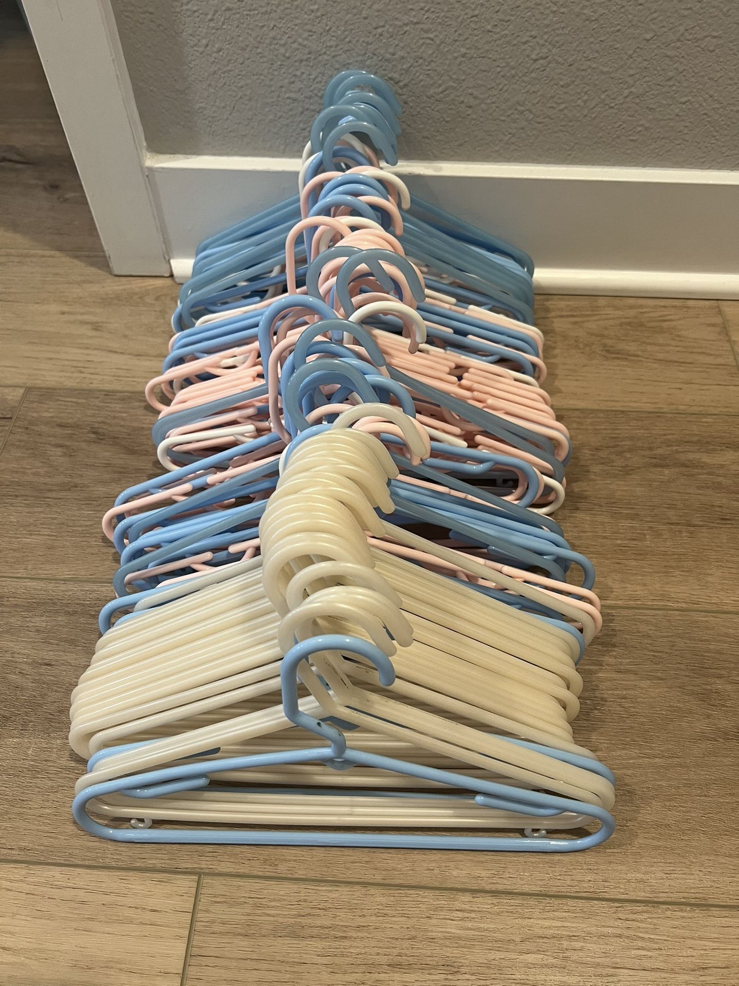 Baby/Toddler Hanger (83 Pieces)
