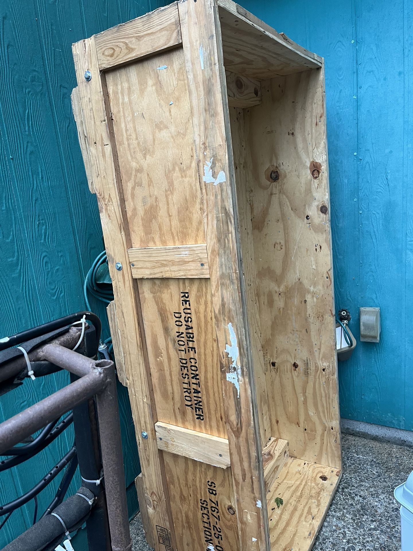 Boeing Shipping Container/Crate