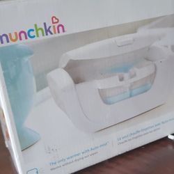 Munchkin Blue Warm Glow Wipe Warmer