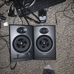 Studio Monitors 
