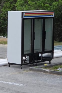 Working #1 brand true 3 door display cooler on wheels