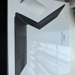 Apple Magic Keyboard: iPad Keyboard and case for iPad Pro 12.9 inch (3rd, 4th, 5th and 6th gen) and iPad Air (M2 and M3), Great Typing Experience, Bui