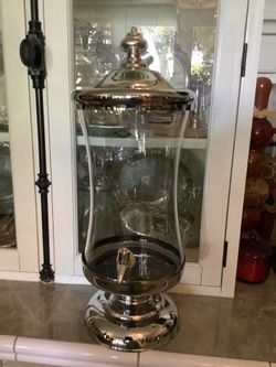 SHANNON DRINK DISPENSER