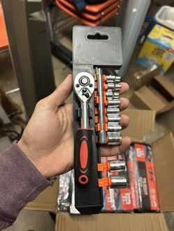 12-piece Socket & Ratchet Set