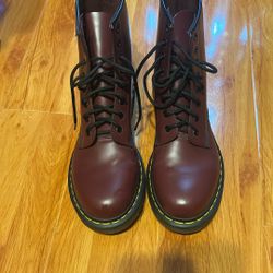 New Oxtail Doc Mrtns Size 9