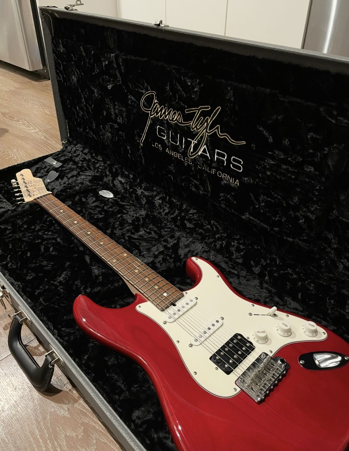 James tyler USA Classic Guitar 