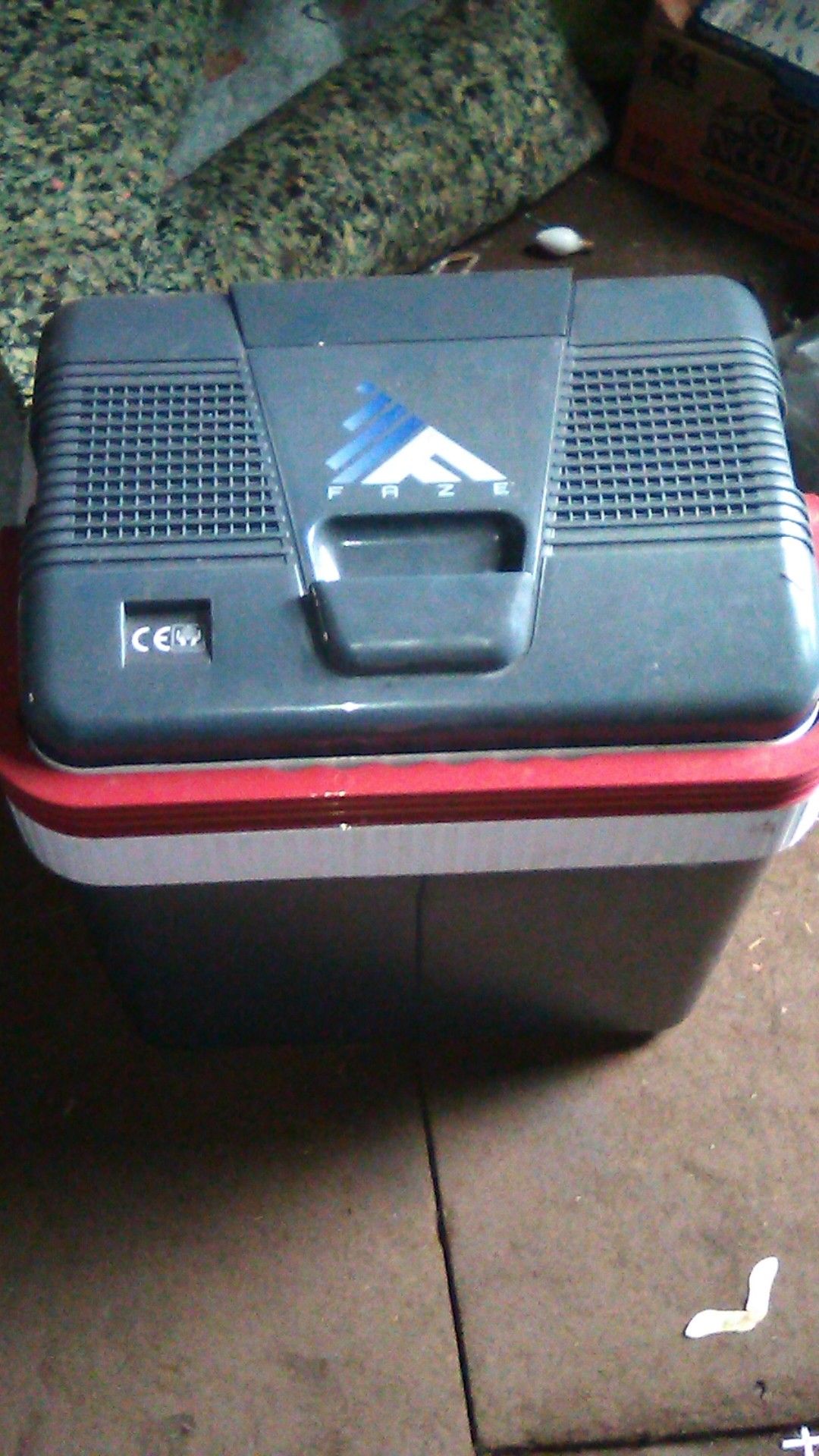 12 volt travel cooler