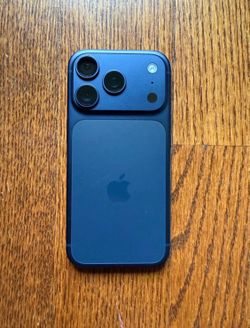 iPhone 17 pro max 1TB UNLOCKED !!!