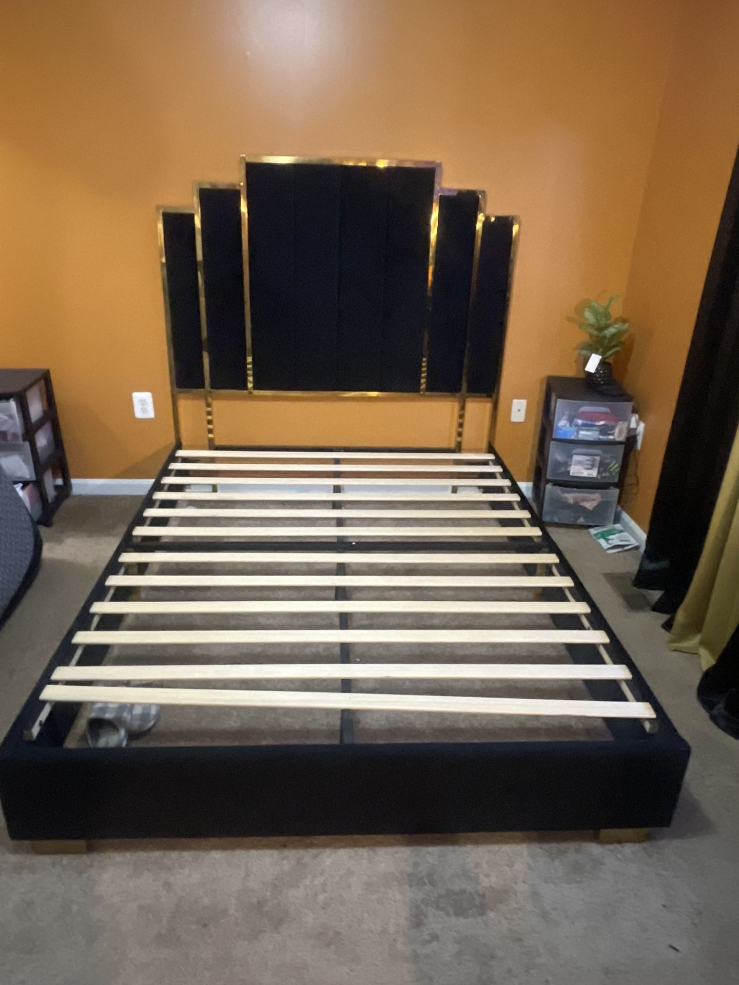 Queen Size Platform Bed