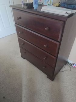 Bedroon dresser