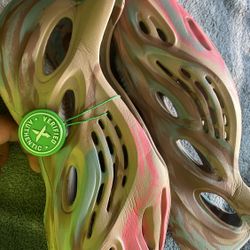 Yeezy Foam RNNR MX Sand Grey