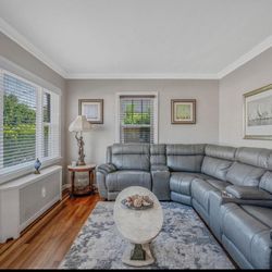  Raymour & Flanagan Sectional