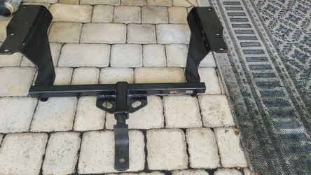2004 -2008 CURT CLASS 1 TRAILER Hitch  11455