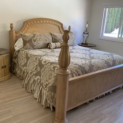 California King 5 PC Bedroom Set 4 Poster Bed Cabinet 4 Drawers 2 Nightstands