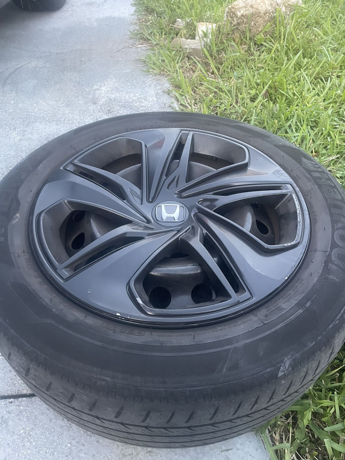2019 Honda Civic Used Wheels (4) with Hubcaps Included for Sale in Fort