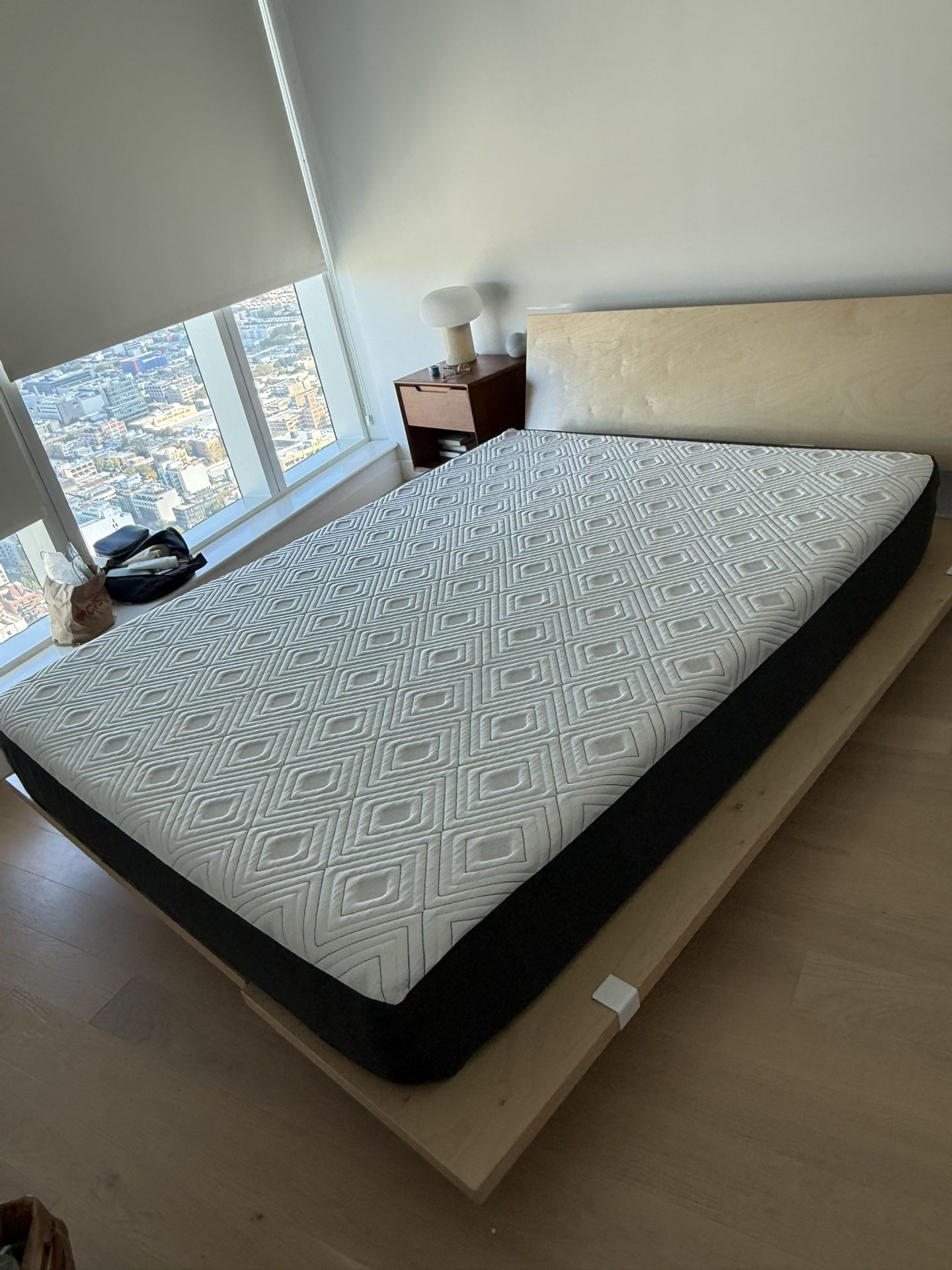 Queen Mattress (Serta iSeries Hybrid Firm 3000)