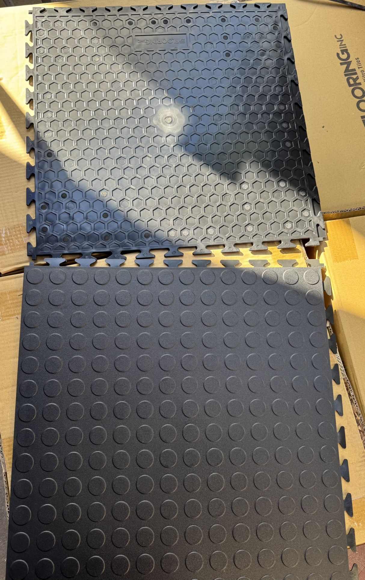 Garage Floor Tiles, / I have 20 cases  Covers 467sq. ft. // 20 cajas cubre 467sq.ft 