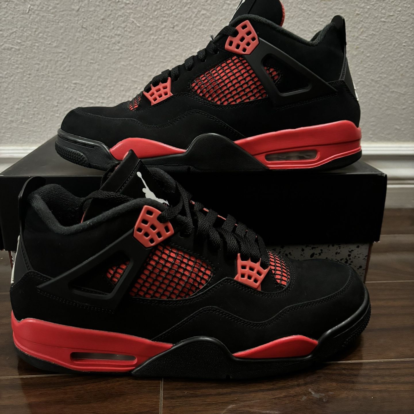 Jordan 4 ‘ Red thunder ‘