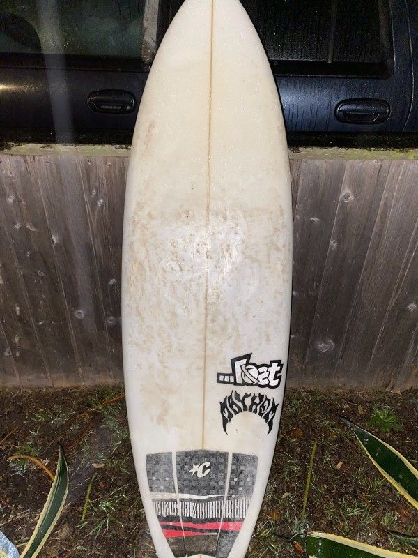 80$ Obo, Lost "Stub" 5 Fin 5'4" Short Board For Sale. Dings have been repaired by a professional shaper