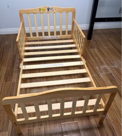 Toddler bed