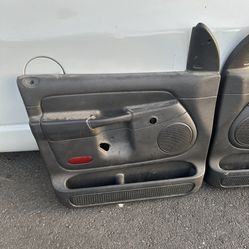 2002 - 2005 Dodge Ram 1500 Front Door Panels 
