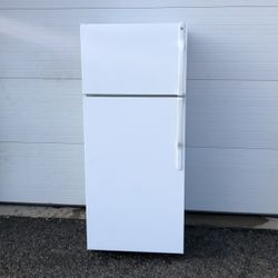 Fridge With Ice Maker