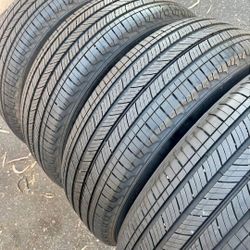 225 60 18 Tires Con 80% De Vida Las 4 De La Marca Michelin 