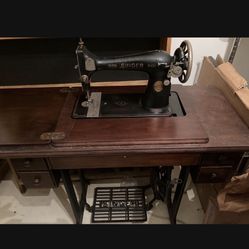 1938 Singer Sewing Machine W Treadle