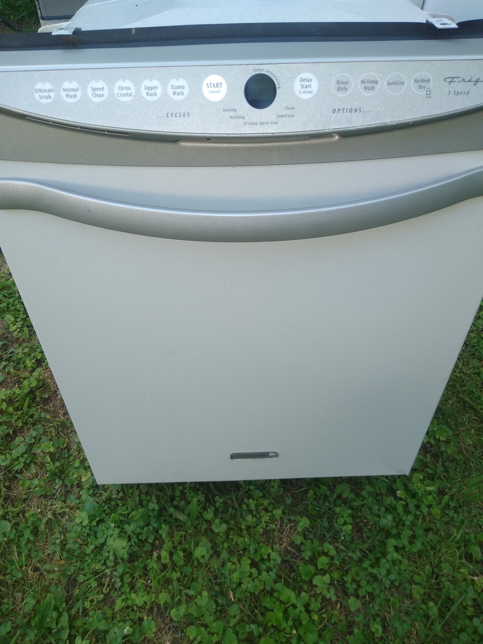 Frigidaire dishwasher excellent condition$100.00