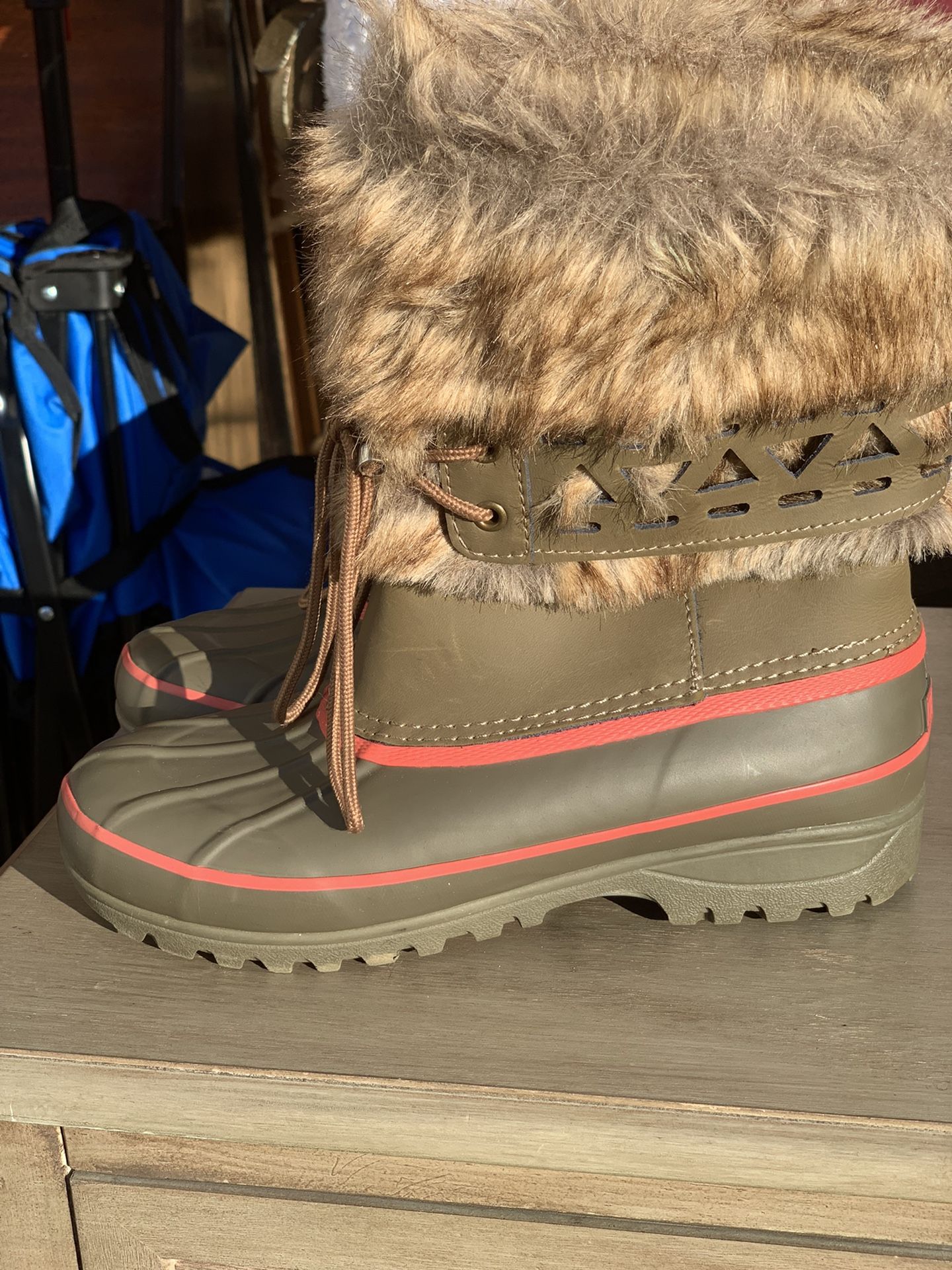 Khombu Size 6 Winter Snow Boots 