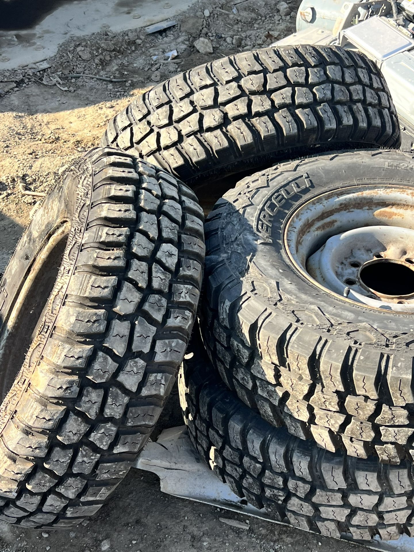 Vervelli Terreno m/t 265/75R16