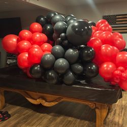 Free balloon garland