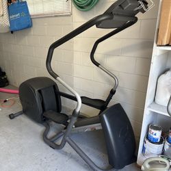 PRECOR EFX 5.21 ELLIPTICAL TRAINER