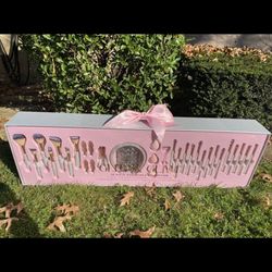 Glitz & Glam Bling Rhinestone Makeup Brushes 32 Piece Set