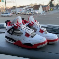 Air Jordan 4