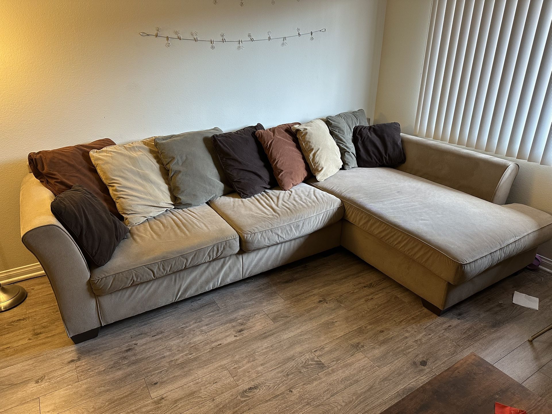 Couch Sectional With Chaise