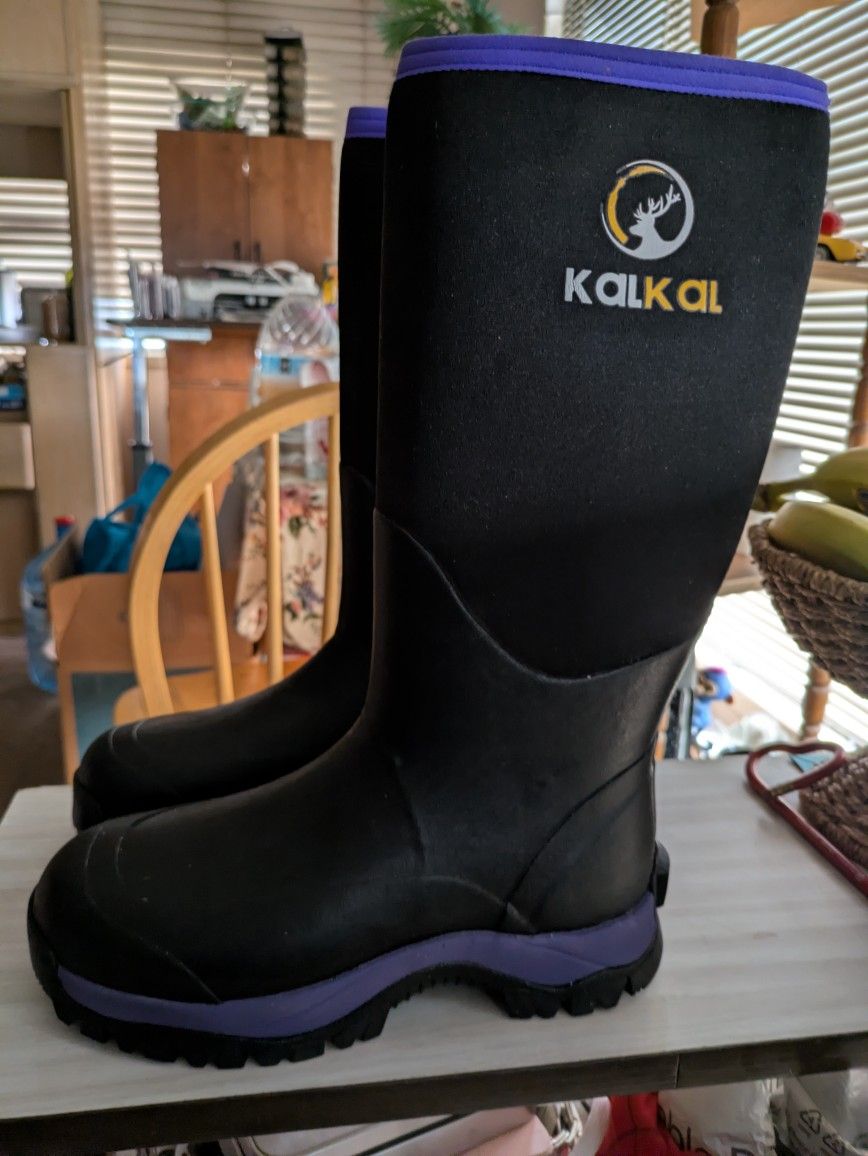 Women's   Waterproof Size 8 Rubber Rain  Boots  Purple And Black -New