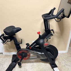 Peloton Bike+ – Excellent Condition, Ready to Ride (Orlando)