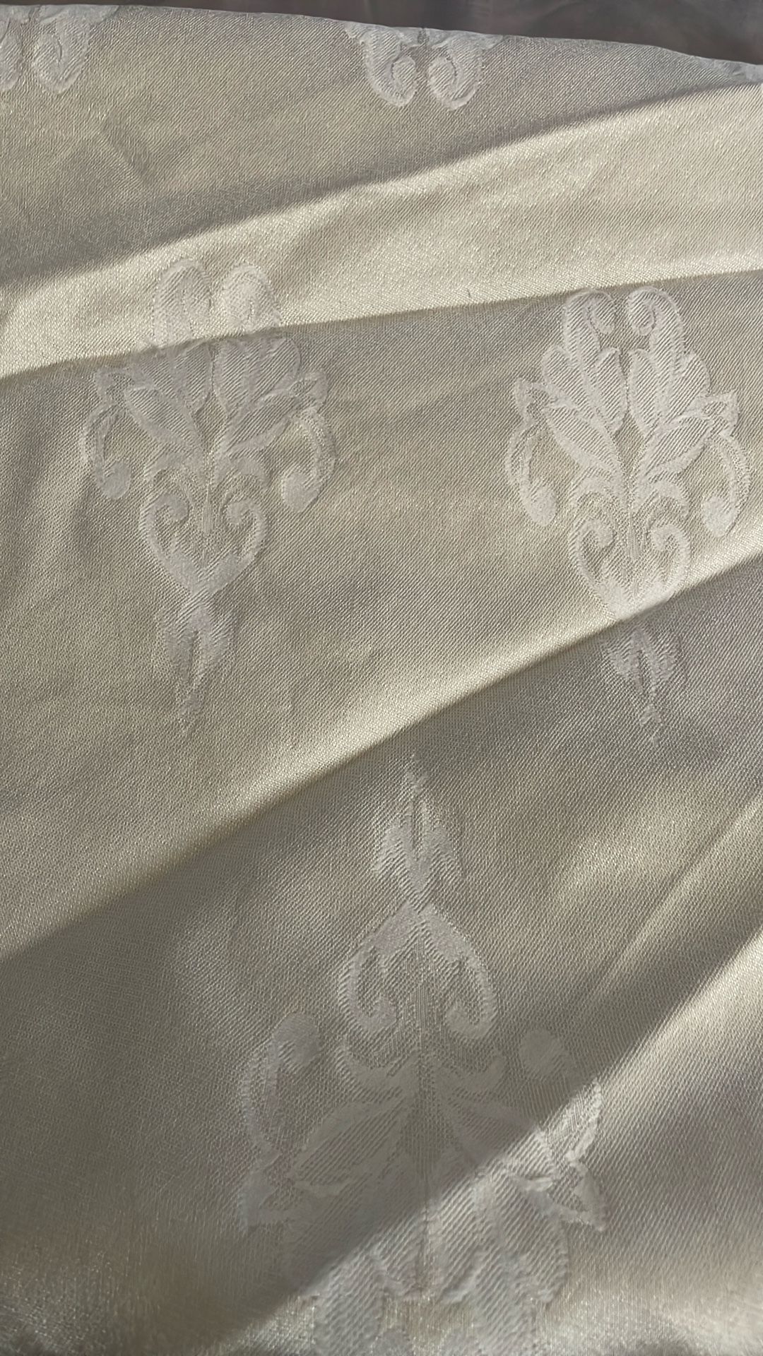 14 Round Table Covers