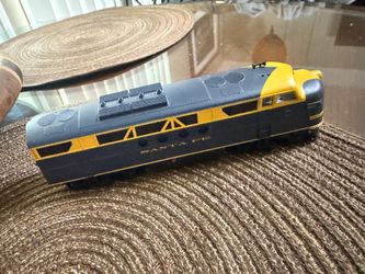 Bachmann Santa Fe train