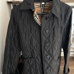 Burberry Quilted Jacket 🤎