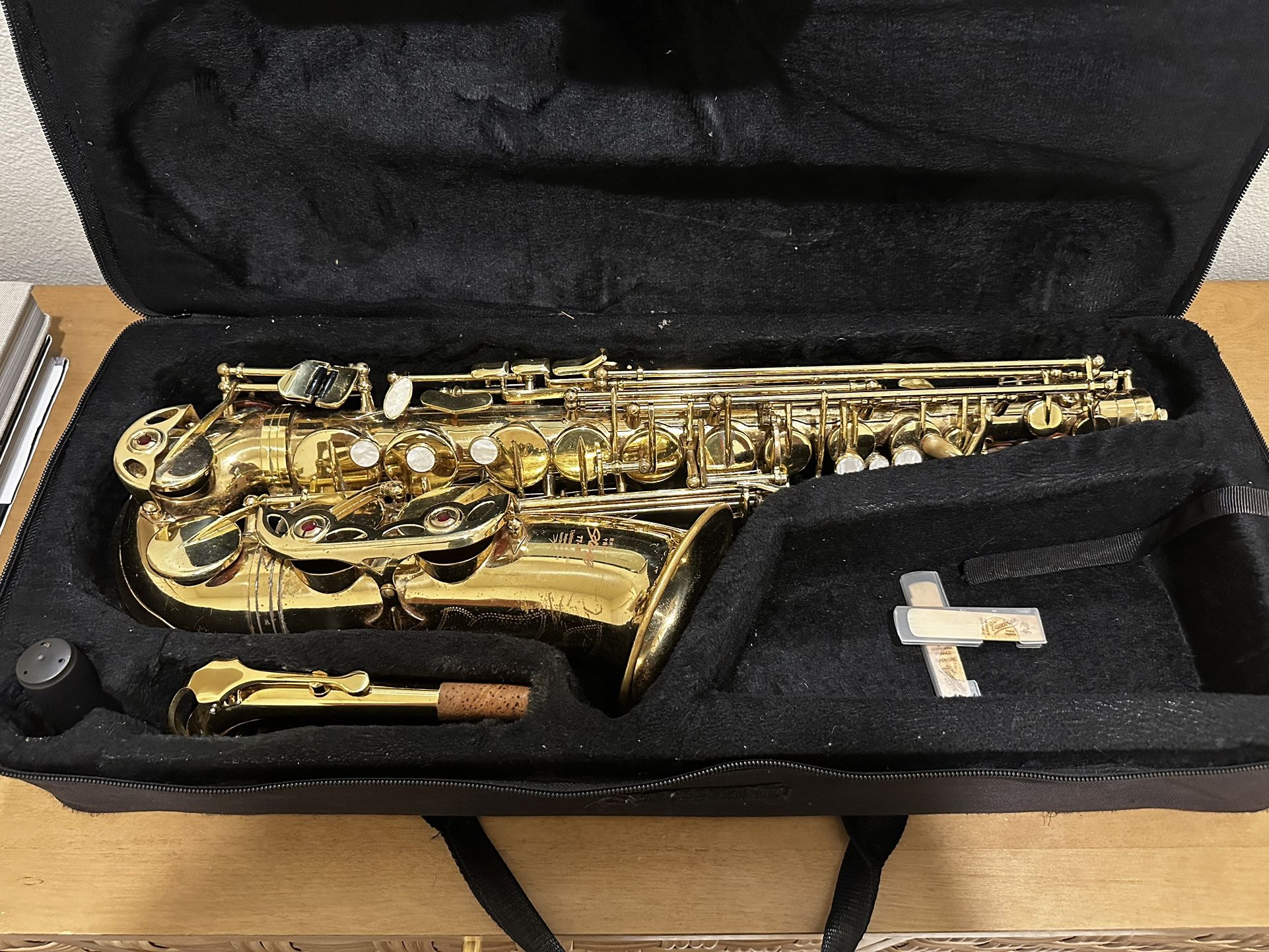 Stagg 77-SA/SC Alto Saxophone with Soft Bag