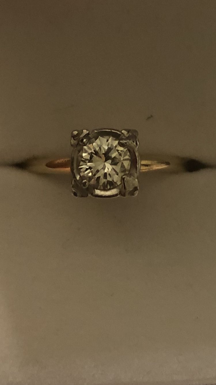 Diamond solitaire Ring VS1 H color half carat