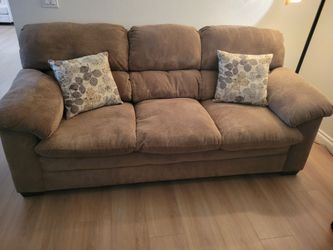 PLUSH SOFA & LOVE SEAT SET