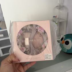 The Kabuki Set Vince Camuto