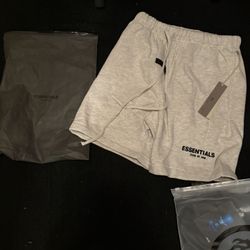 Essentials Short Men’s Medium Waistband 32 Firm On Price