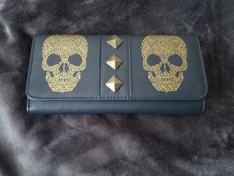 Women's skull wallet