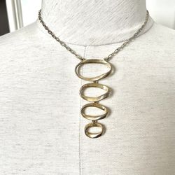 Gold Tone Pendant Necklace 
